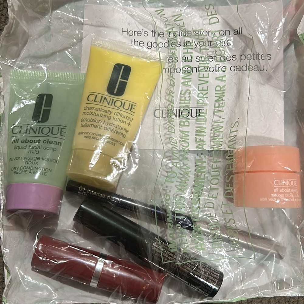 Clinique bundle - Picture 2 of 4
